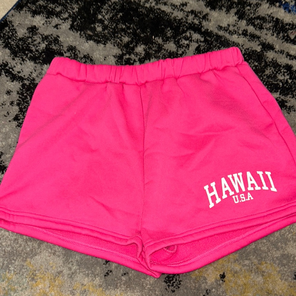 Pink comfy shorts! In a size large from shein. Original price is 7.97$.
